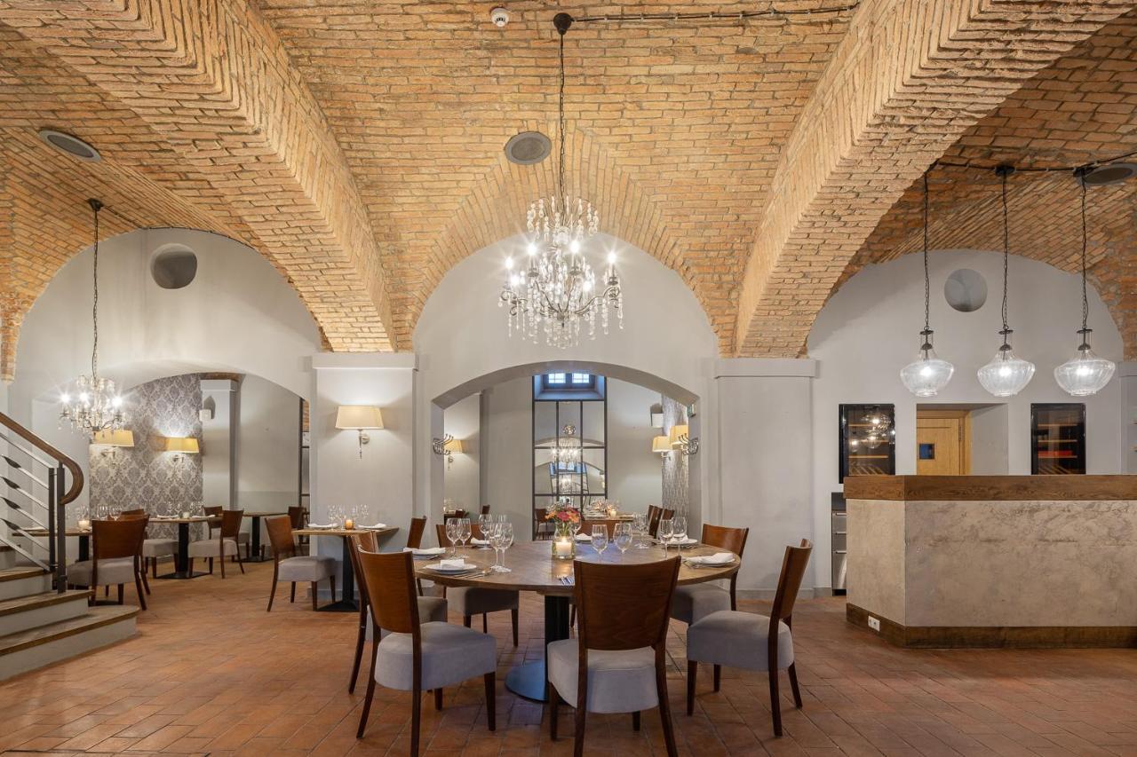 Pytloun Chateau Ctenice 4* פראג