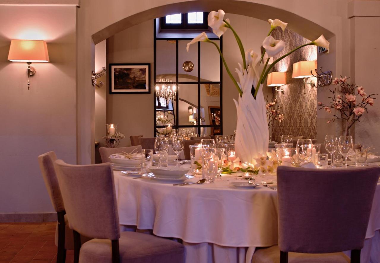 Pytloun Chateau Ctenice 4* פראג